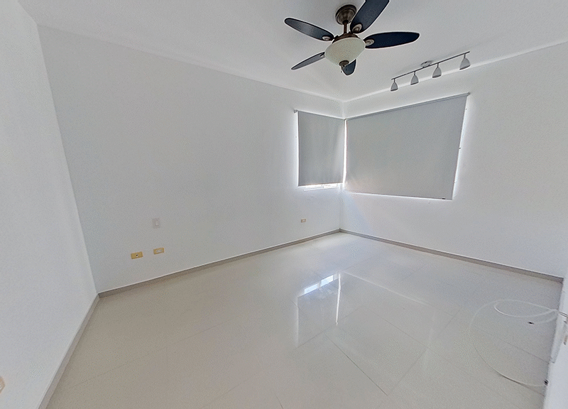 San Vicente Estrato 6 - Apartamento con 2 Habitaciones - Estudio y Cuarto de Servicio