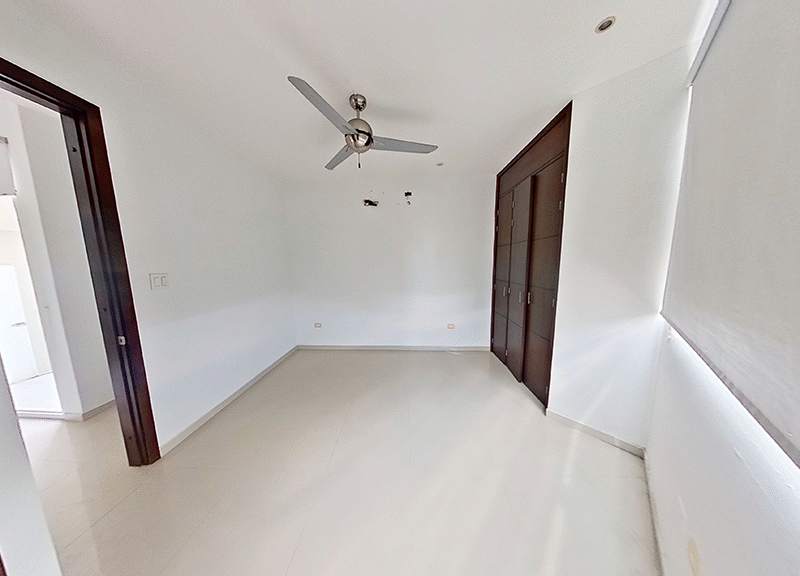 San Vicente Estrato 6 - Apartamento con 2 Habitaciones - Estudio y Cuarto de Servicio